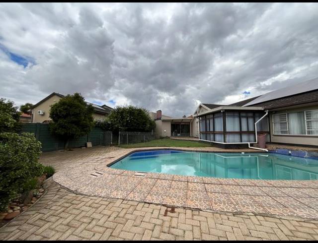 4 BEDROOM HOUSE FOR SALE IN GREENHILLS